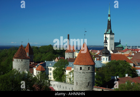 Mittelalterliche Wehrturm in der Stadtmauer von Tallinn Estland Stockfoto