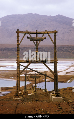 Salinen von Pedra Lume und alte Kabel Fähre Beiträge Stockfoto