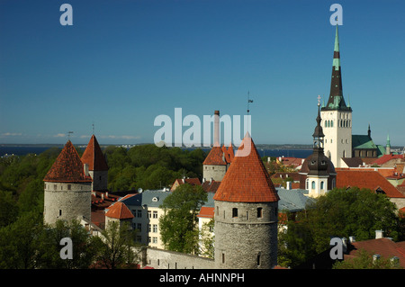 Mittelalterliche Wehrturm in der Stadtmauer von Tallinn Estland Stockfoto