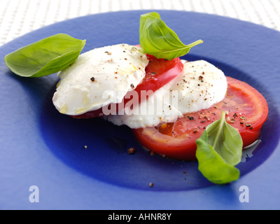 Tomaten und Mozzarella Salat redaktionelle Essen Stockfoto