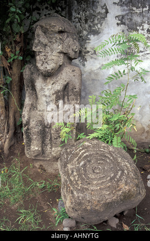 Felszeichnungen und Präkolumbianische Statue, Isla de Ometepe oder Insel Ometepe, Nicaragua Stockfoto