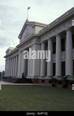 National Palast der Kultur oder der Palacio Nacional de Cultura in alten Managua, Nicaragua. Stockfoto