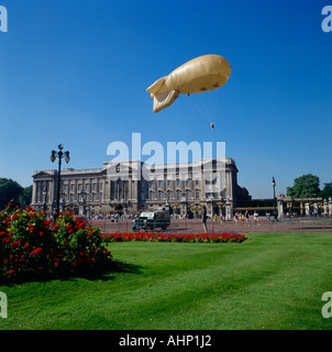 SkyScan Fesselballon Kamera im Betrieb Buckingham Palace London Stockfoto