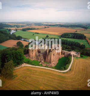 Goodrich Castle am Fluss Wye Herefordshire Luftbild Stockfoto