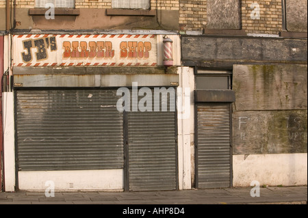 mit Brettern vernagelt-Shop in Kensington Liverpool Stockfoto