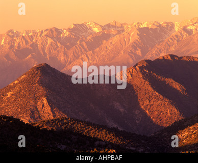Sonnenaufgang am Eastern Sierra Berge von White Mountain Kalifornien gesehen Stockfoto