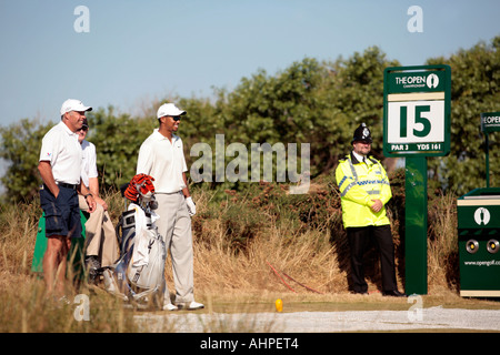 Tiger Woods spielen am Montag das 15. Loch im Royal Liverpool Praxis Tag für die British Open Golf Championship 2006 Stockfoto