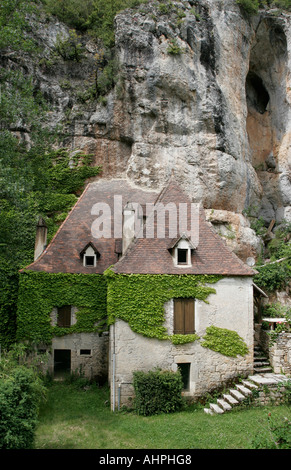 Haus unter einer Klippe, Vers, Frankreich