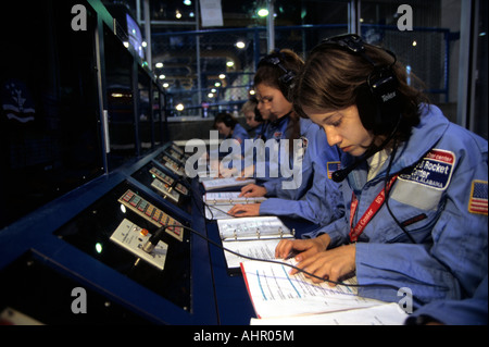 Huntsville, Alabama. Space Camp 13 jährige im Kontrollraum während simulierten Raumweg Mission. Stockfoto