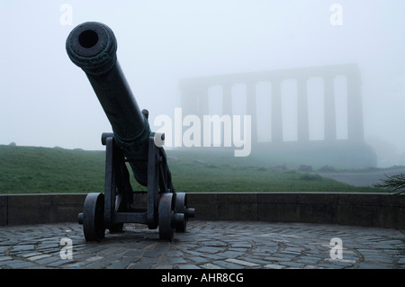 Carlton Hill Edinburgh in einem Nebel Stockfoto