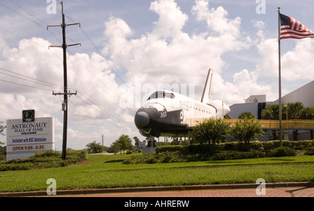 Space Shuttle in der United States Astronaut Hall of Fame im Kennedy Space Center Visitor Complex Titusville FL USA Stockfoto