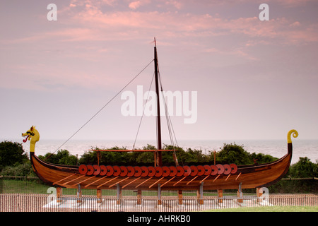 Lange Wikingerboot Stockfoto