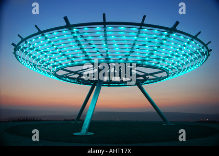 "Halo" ist eine Leuchtskulptur oberhalb Haslingden in Lancashire. Stockfoto