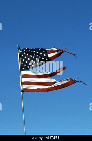 Alt und zerrissene amerikanische Flagge Stockfoto