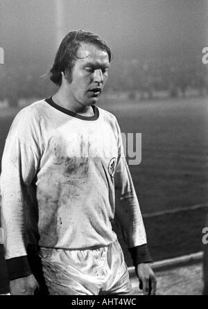 Fußball, Bundesliga, 1970/1971, Niederrhein Stadion, Rot-Weiss Oberhausen vs. Hannover 96 4:3-Football-Spieler in der Saison 1970/1971 Lothar Kobluhn (RWO) schoss 24 Tore und wurde Torschützenkönig vor Gerd Müller (FCB) Stockfoto