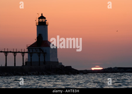 Leuchtturm im Washington Park in Michigan City, Indiana bei Sonnenuntergang Stockfoto