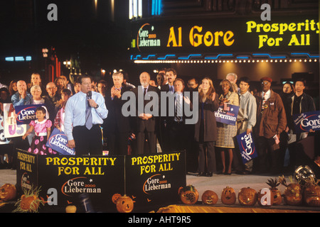 Vizepräsident Al Gore auf einer Presidential Kundgebung für Gore Lieberman am 31. Oktober 2000 in Westwood Village Los Angeles Stockfoto