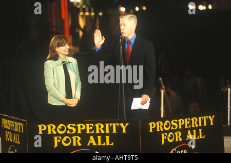 Ehemalige CA Gouverneur Gray Davis bei einer Presidential Kundgebung für Gore Lieberman am 31. Oktober 2000 in Westwood Village Los Stockfoto