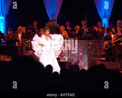 Aretha Franklin bei der Feier für die offizielle Eröffnung des William J Clinton Presidential Library November durchführen Stockfoto