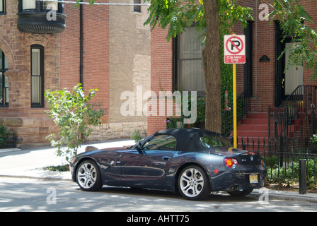 Treiber verstößt gegen das Gesetz durch Parken in einer keine Tow away Parkzone Stockfoto