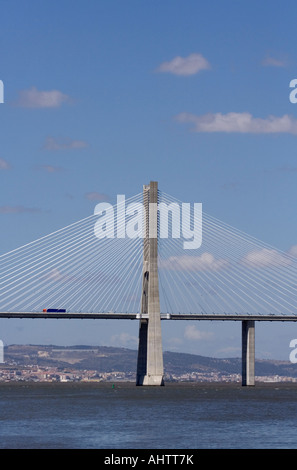 Die Vasco da Gama Brücke über den Tejo in Lissabon, Portugal Stockfoto