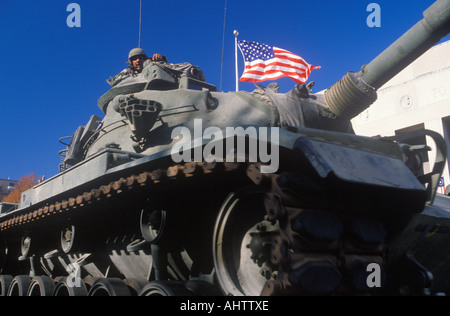 Tank in Veteran s Day Parade St. Louis Missouri Stockfoto