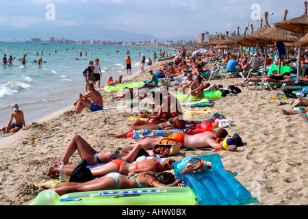 Massentourismus am Playa el Arenal, Mallorca, Balearen, Spanien, Europa-EU Stockfoto