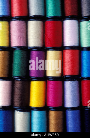 Sortierte Coloered thread Stockfoto