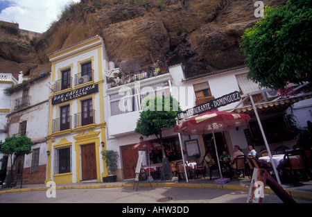 Das weiße Dorf (Pueblo Blanco) Setenil in Spanien Stockfoto