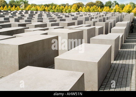 Horizontalen Weitwinkel von das Holocaust-Mahnmal, auch bekannt als Denkmal für die ermordeten Juden Europas an einem sonnigen Tag. Stockfoto