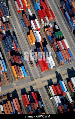 Direkte Draufsicht des Containerterminals am Kwai Chung, Hong Kong Stockfoto