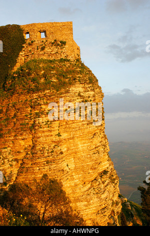 Foto: Marc F Henning Erice bei Sonnenuntergang in Sizilien Italien Stockfoto