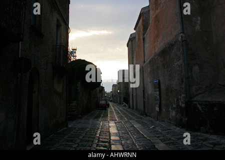 Foto: Marc F Henning Erice bei Sonnenuntergang in Sizilien Italien Stockfoto