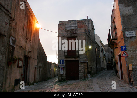 Foto: Marc F Henning Erice bei Sonnenuntergang in Sizilien Italien Stockfoto