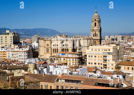Malaga Costa del Sol Spanien Kathedrale gesehen von Mauern der Alcazaba Stockfoto