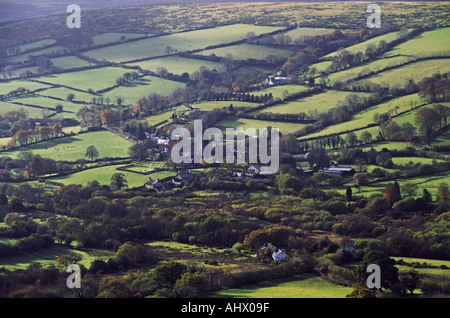Ein Blick in Richtung der Dorf von Widecombe-in-the-Moor, Dartmoor, Devonshire, UK Stockfoto