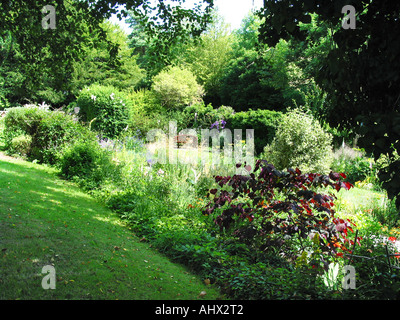 Chalice Well Gardens Glastonbury Somerset England Großbritannien geglaubt, um das Versteck des Heiligen Grals Stockfoto