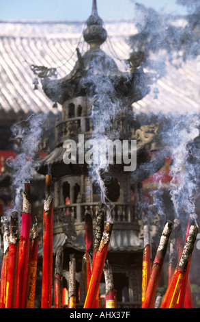 China Yunnan Dali Guanyin Göttin der Barmherzigkeit große brennende Tempelopfern Stockfoto