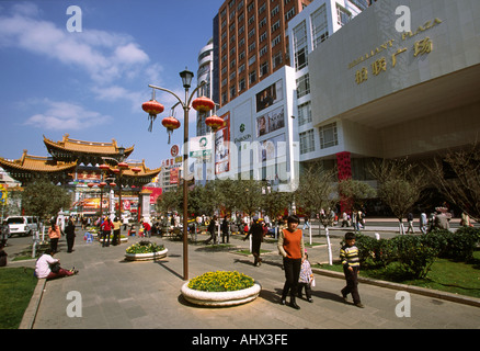 China Yunnan Kunming Zhengyi Lu gateway Stockfoto