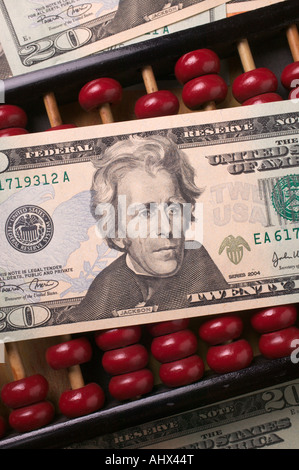 Neue amerikanische zwanzig Dollarschein sitzen auf Abacus hautnah Stockfoto