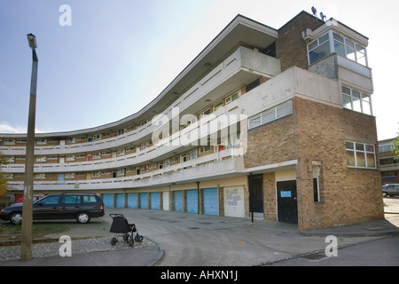 Brockles Mead Gemeindewohnungen in einem schlechten Zustand in Harlow, Essex, UK Stockfoto