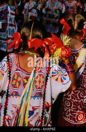 Mexikanische Volk, kostümierte Tänzer, Guelaguetza Festival, Hauptstadt, Oaxaca de Juárez, Oaxaca, Mexiko Stockfoto