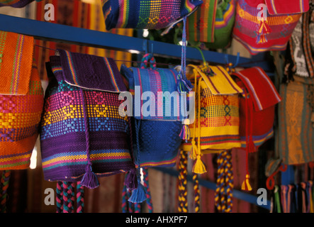 Textilwaren, Textilien, Stoff, Stoffe, handgewebte Rucksäcke, handgewebte Rucksäcke, Rucksäcke, Markt, Santo Tomas jalieza, Oaxaca, Mexiko Stockfoto