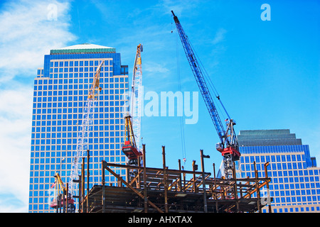 Städtische Baustelle mit Kran Stockfoto