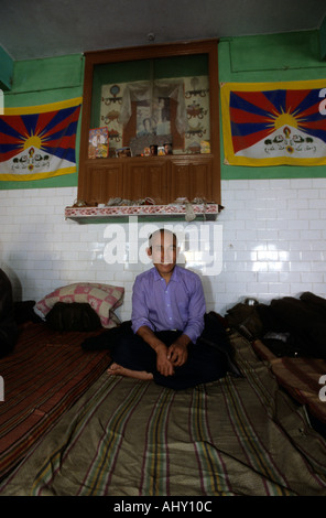 Neu angekommene Flüchtlinge aus Tibet im Aufnahmezentrum in Dharamsala, Himachal Pradesh, Indien. Stockfoto
