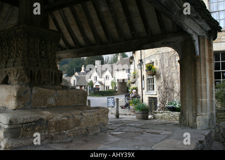 Market Cross Castle Combe Stockfoto