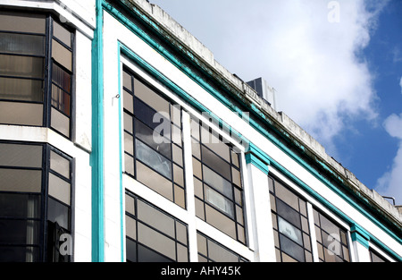 Art-Deco-Stil Gebäude im Bold Street Liverpool jetzt beherbergt einen Oxfam-shop Stockfoto