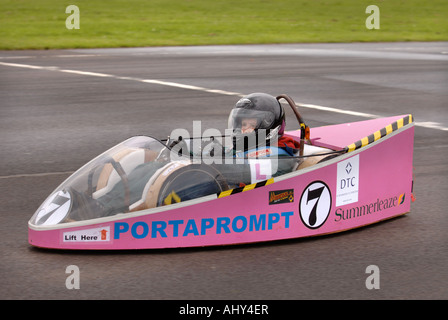 GREENPOWER ELECTRIC CAR RACING FÜR SCHULEN AN DER CASTLE COMBE CIRCUIT WILTSHIRE UK Stockfoto