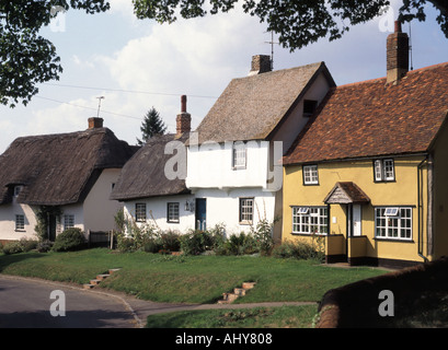 Wendens Ambo in der Nähe von Saffron Walden Reihe von Hütten einige mit Strohdächern Stockfoto