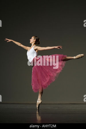 Weiblichen Balletttänzer posiert Stockfoto